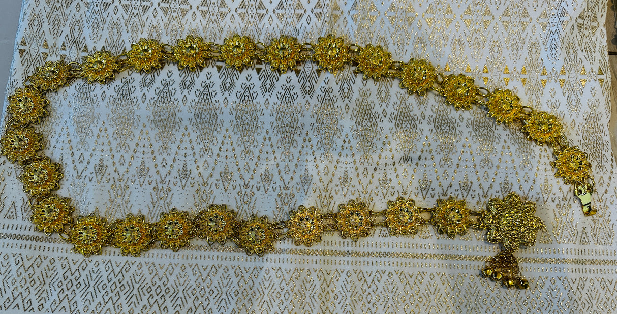 เข็มขัดสีทอง