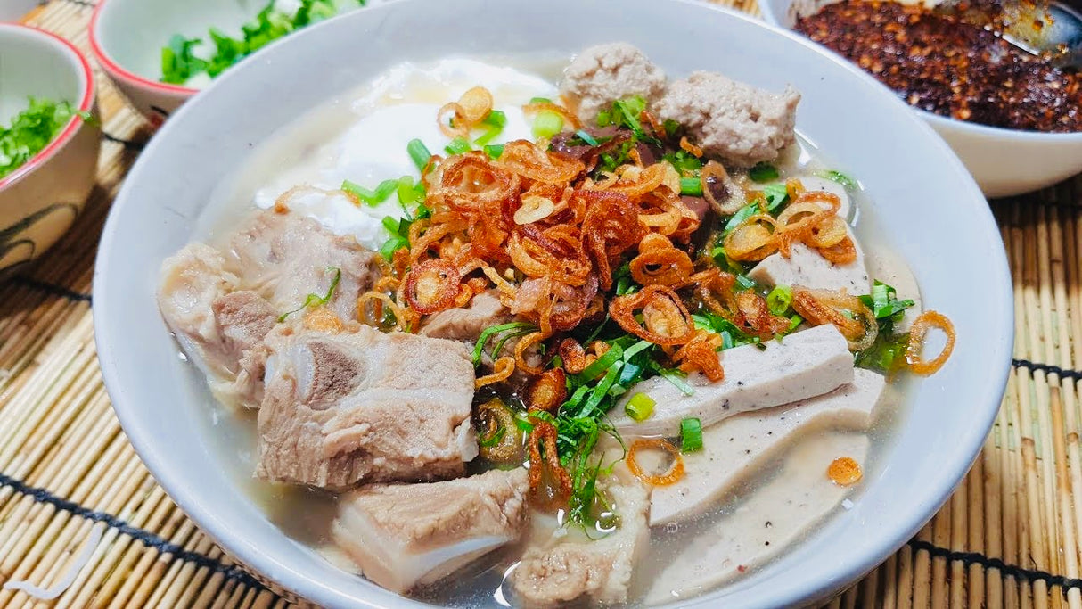 NOODLE UBON STYLE - ต้มจั๊บอุบล